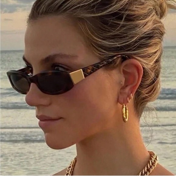 REVOLVE Accessories - Bohemian brown sunglasses M50